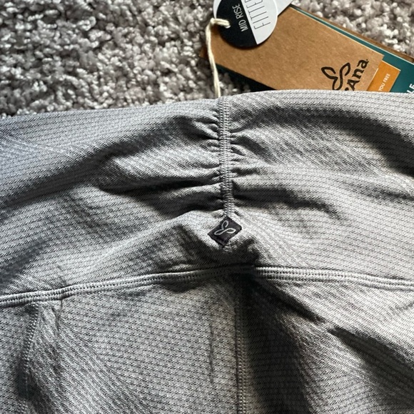 PrAna | The Misty Capri Silver Geo Ruched - Picture 7 of 8